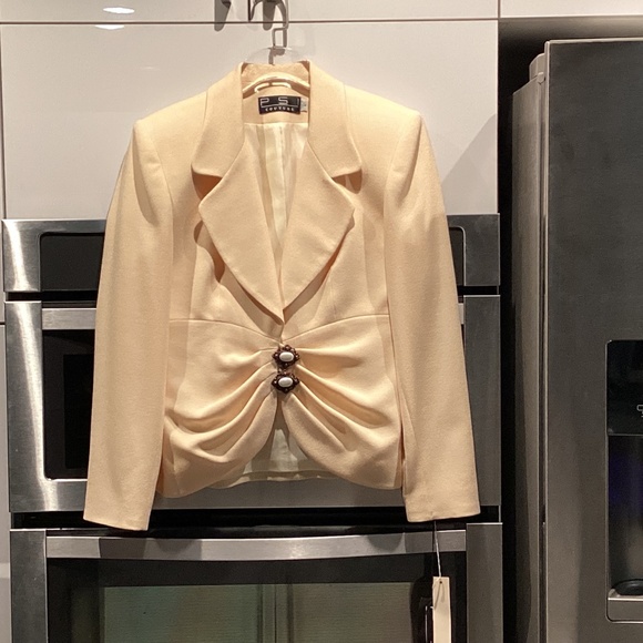 Couture size 6 YELLOW WOOL SUIT. USA MADE LIST $350. STUNNING - Picture 15 of 15